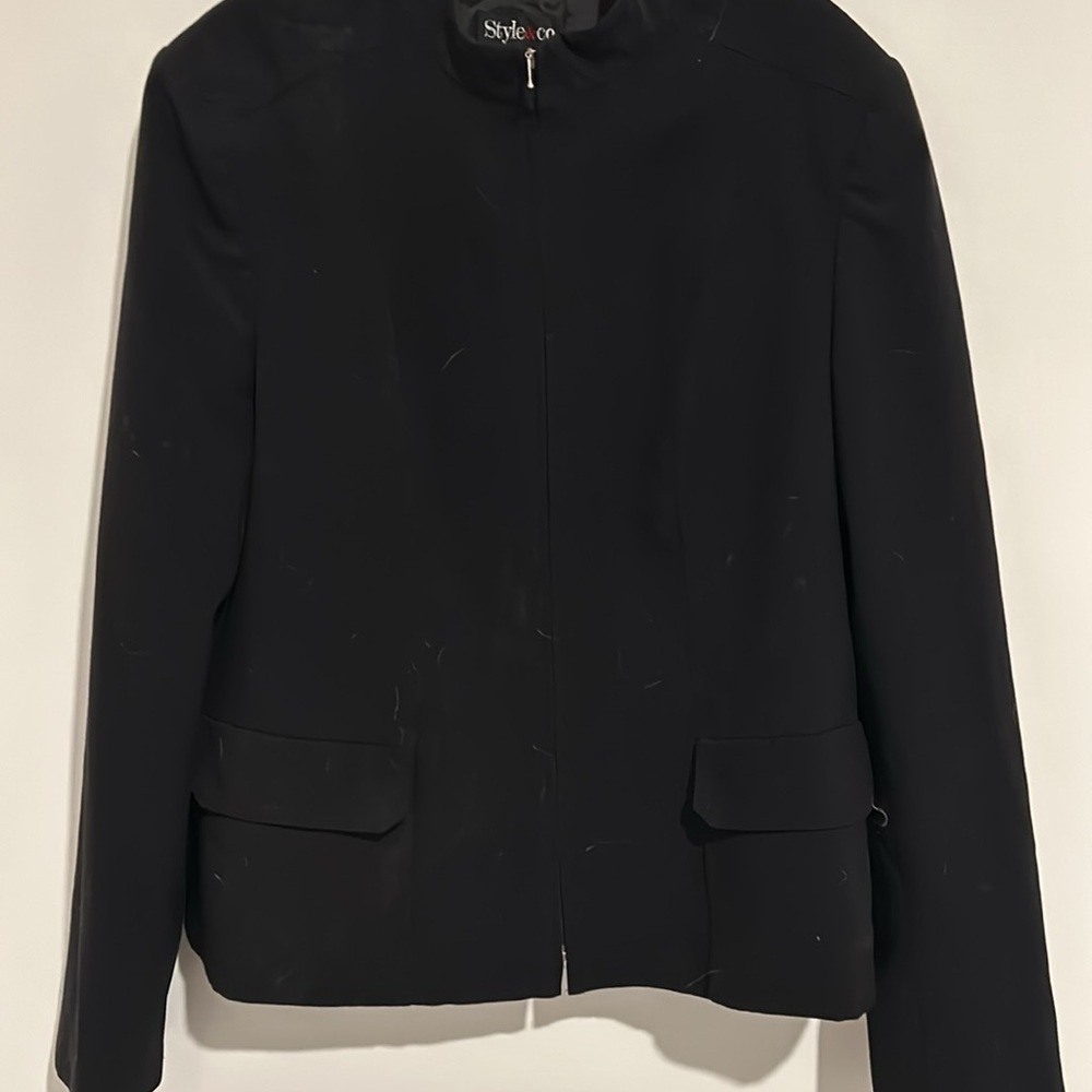Style &Co. black zip up blazer, size 14 but looks smaller very stylish blazer - Picture 3 of 4